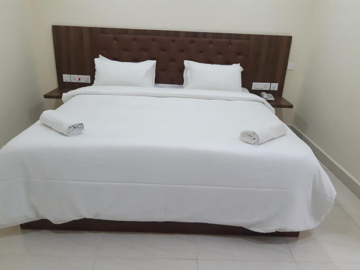 Cnr Residency Madanapalle Exterior foto