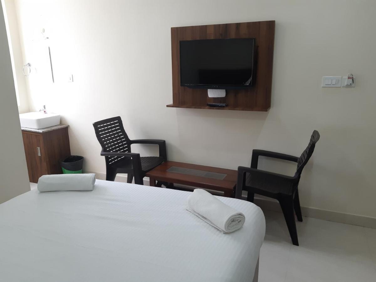 Cnr Residency Madanapalle Exterior foto